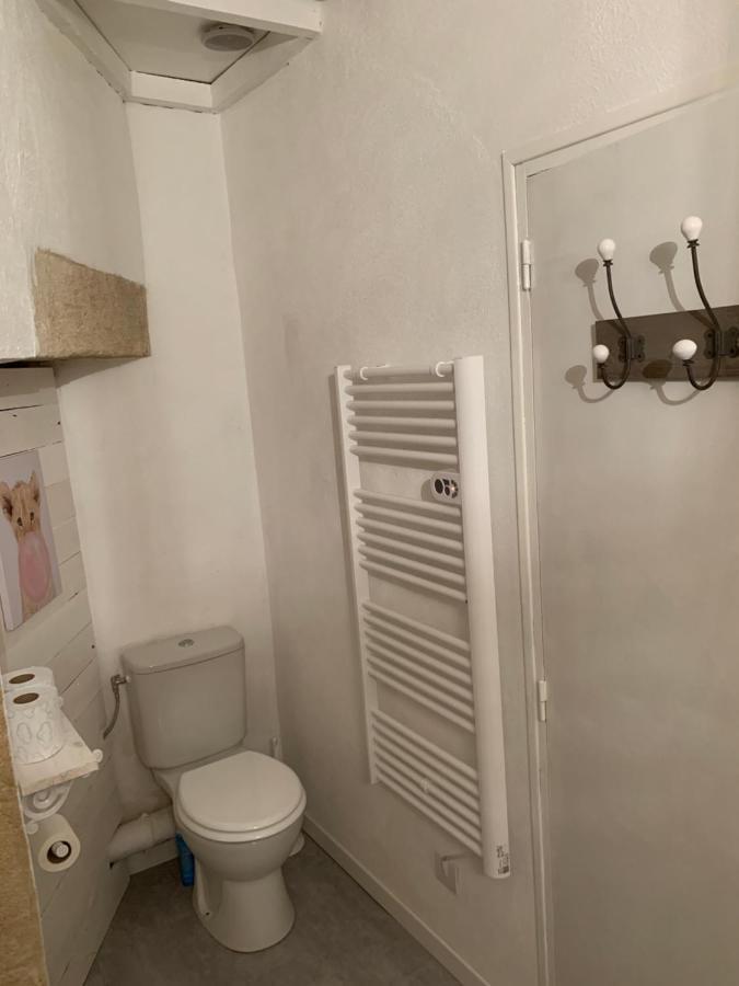 Appartement De Charme Dans Le Coeur Historique D'위제 외부 사진