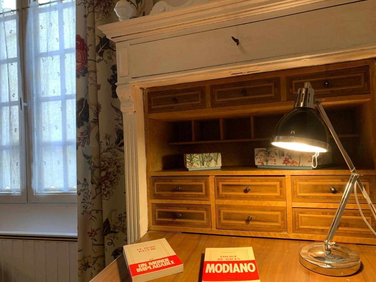 Appartement De Charme Dans Le Coeur Historique D'위제 외부 사진