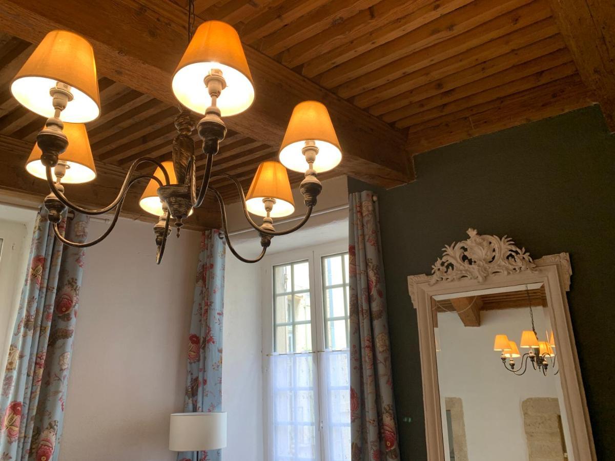 Appartement De Charme Dans Le Coeur Historique D'위제 외부 사진