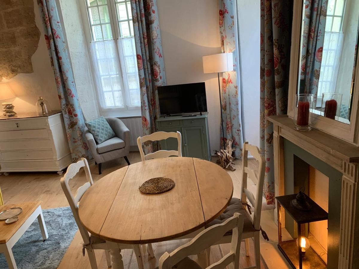 Appartement De Charme Dans Le Coeur Historique D'위제 외부 사진