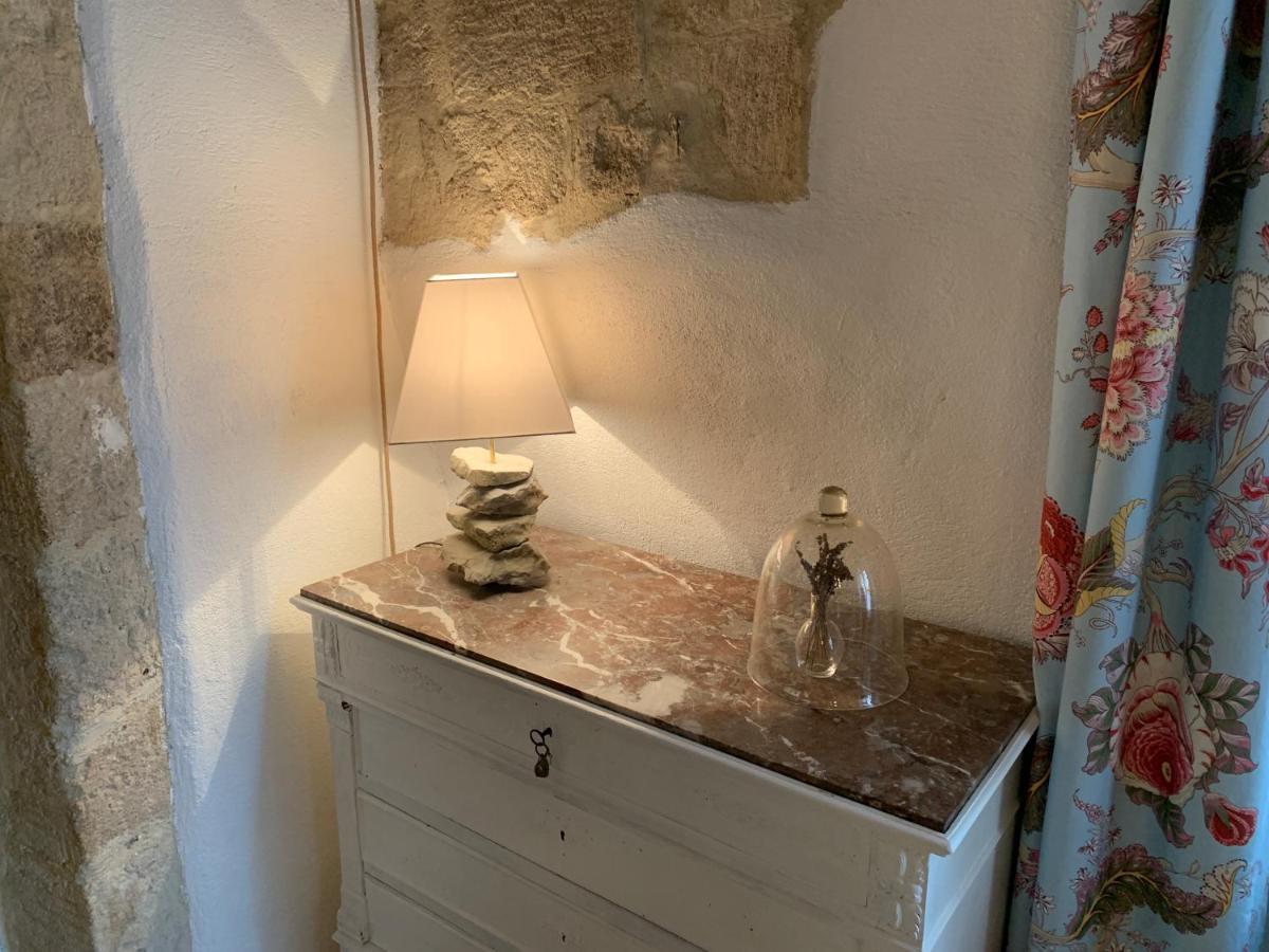 Appartement De Charme Dans Le Coeur Historique D'위제 외부 사진