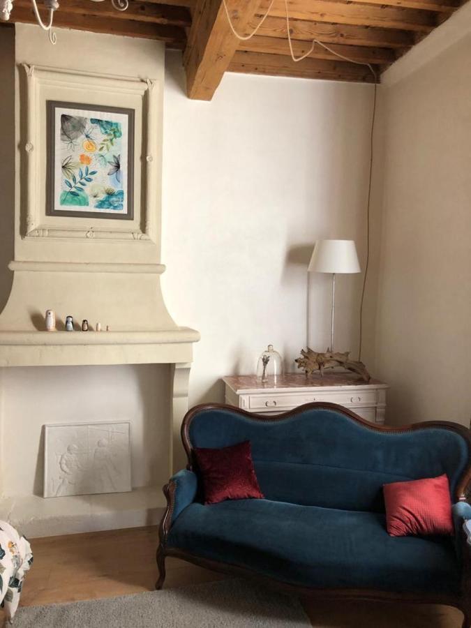 Appartement De Charme Dans Le Coeur Historique D'위제 외부 사진
